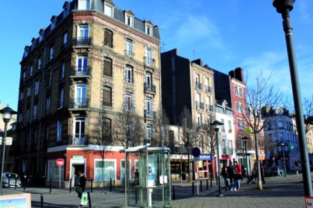 C'est dans le quartier Danton, dans un café-restaurant, qu'eut lieu un cas de poltergeist